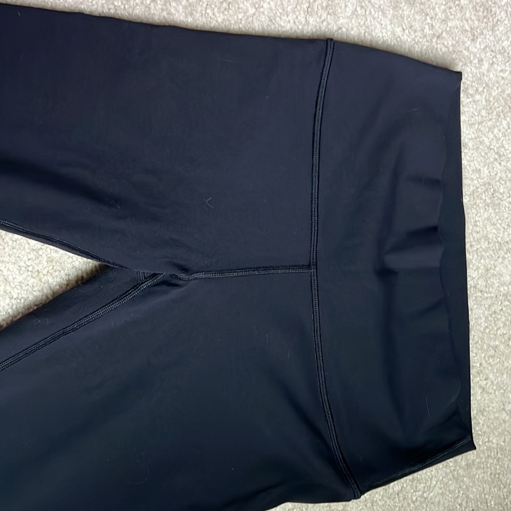 TWO Lululemon 21” Cropped Leggings - Picture 5 of 6